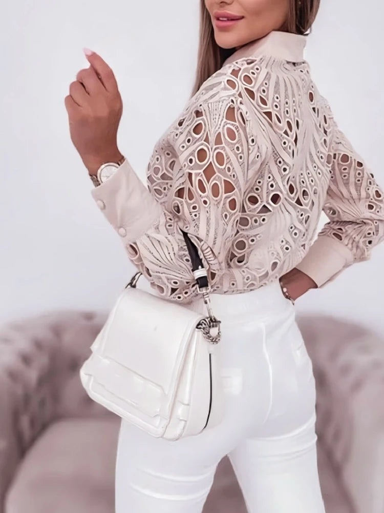 2025 Camicie e camicette da donna Elegante sexy scava fuori Turn Down Neck Camicetta solida Camisas De Mujer Camicia di pizzo bianco da donna