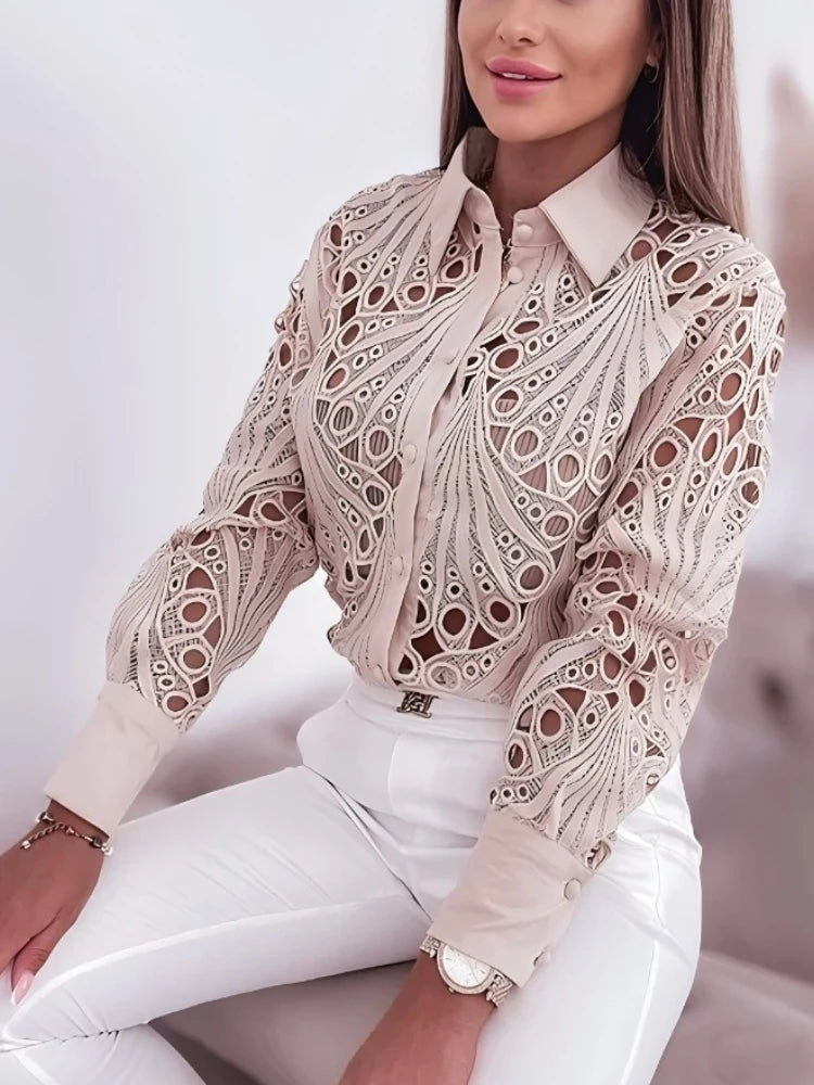 2025 Camicie e camicette da donna Elegante sexy scava fuori Turn Down Neck Camicetta solida Camisas De Mujer Camicia di pizzo bianco da donna